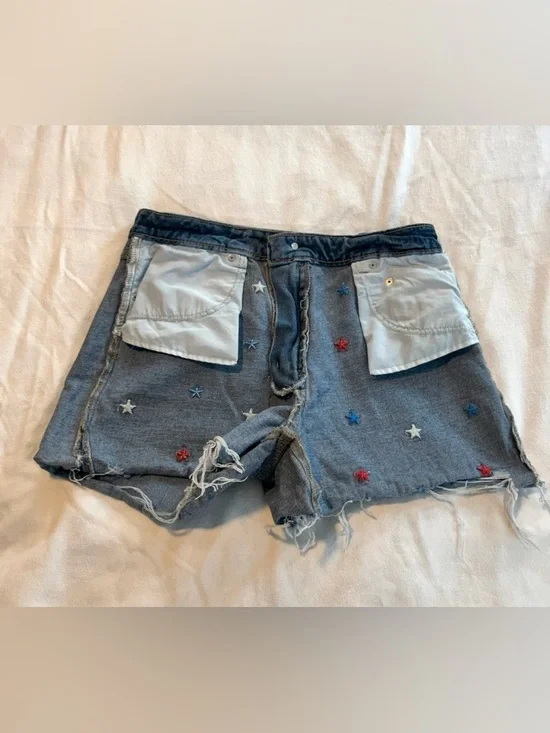 No Boundaries Blue Denim Shorts Red, White & Blue Star Embroidery SZ 9 EUC - Picture 8 of 9
